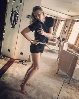 Maria Sharapova feet photo thumbnail