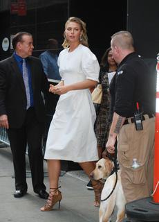 Maria Sharapova feet photo thumbnail