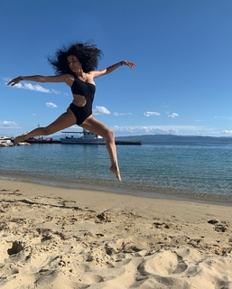 Maria Solomou feet photo thumbnail