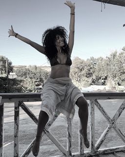 Maria Solomou feet photo thumbnail