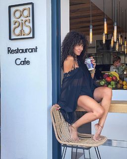 Maria Solomou feet photo thumbnail