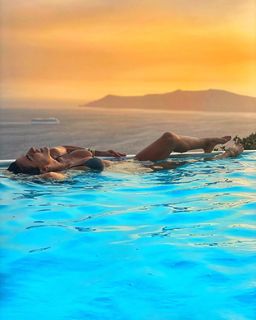 Maria Solomou feet photo thumbnail