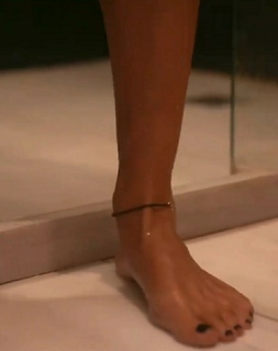 Maria Solomou feet photo thumbnail