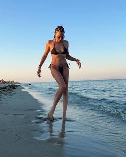 Maria Solomou feet photo thumbnail