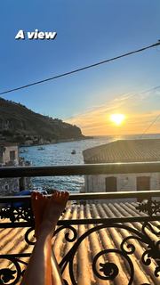 Maria Solomou feet photo thumbnail