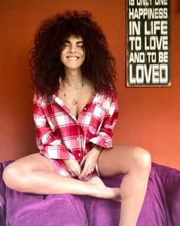 Maria Solomou feet photo thumbnail