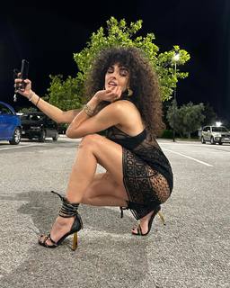 Maria Solomou feet photo thumbnail