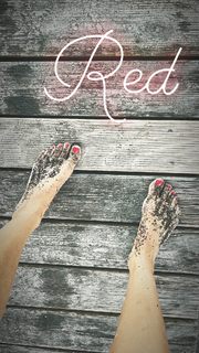 Maria Solomou feet photo thumbnail