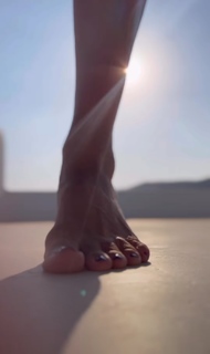 Maria Solomou feet photo thumbnail