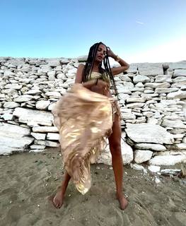 Maria Solomou feet photo thumbnail