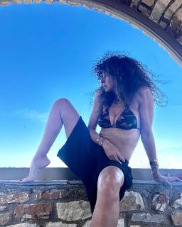 Maria Solomou feet photo thumbnail