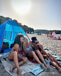 Maria Solomou feet photo thumbnail