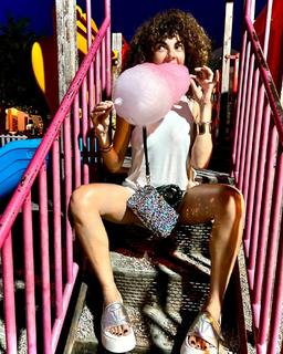 Maria Solomou feet photo thumbnail