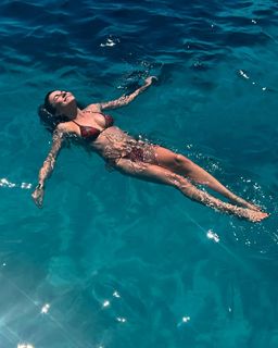 Maria Solomou feet photo thumbnail