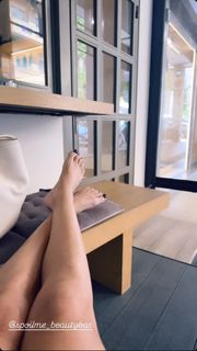 Maria Solomou feet photo thumbnail