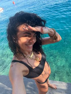 Maria Solomou feet photo thumbnail