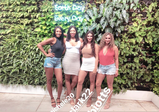 Maria Taylor feet photo thumbnail