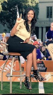 Maria Taylor feet photo thumbnail