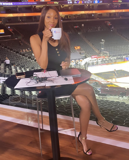 Maria Taylor feet photo thumbnail