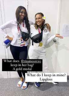 Maria Taylor feet photo thumbnail