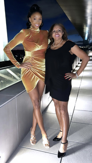 Maria Taylor feet photo thumbnail