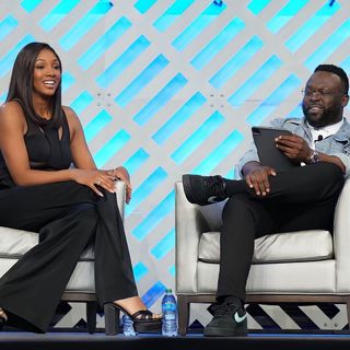 Maria Taylor feet photo thumbnail