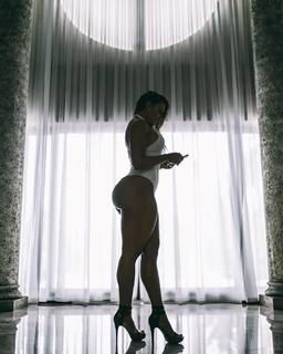 Maria Villalba feet photo 1