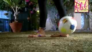 Maria Wasti feet photo 13