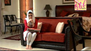 Maria Wasti feet photo 9