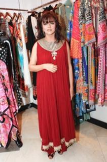 Maria Wasti feet photo 7
