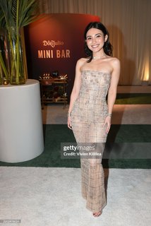 Maria Zhang feet photo 2