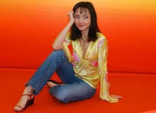 Maria de Medeiros feet photo 1