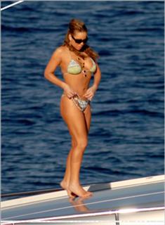 Mariah Carey feet photo thumbnail
