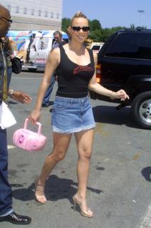 Mariah Carey feet photo thumbnail