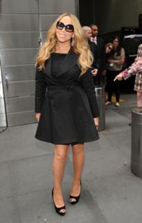 Mariah Carey feet photo thumbnail