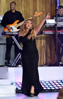 Mariah Carey feet photo thumbnail