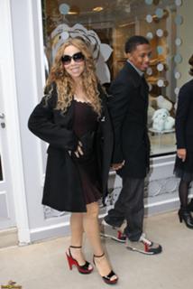 Mariah Carey feet photo thumbnail