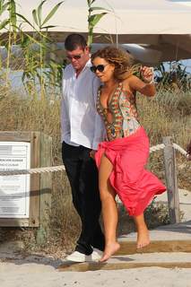Mariah Carey feet photo thumbnail