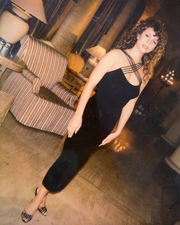 Mariah Carey feet photo thumbnail