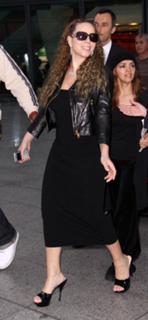 Mariah Carey feet photo thumbnail