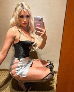 Mariah May feet photo thumbnail