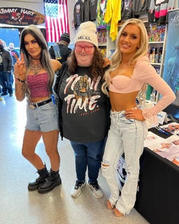 Mariah May feet photo thumbnail