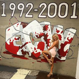 Mariah May feet photo thumbnail