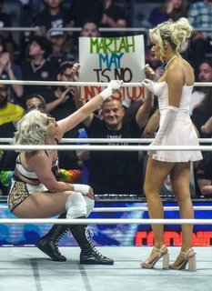 Mariah May feet photo thumbnail