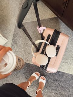 Mariah May feet photo thumbnail