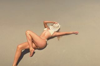 Mariah May feet photo 3