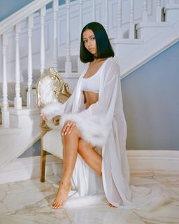 Mariah the Scientist feet photo thumbnail