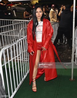 Mariah the Scientist feet photo thumbnail