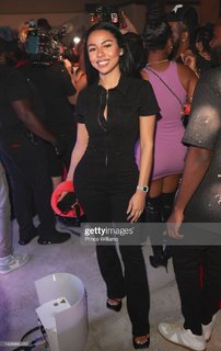 Mariah the Scientist feet photo thumbnail