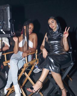 Mariah the Scientist feet photo thumbnail